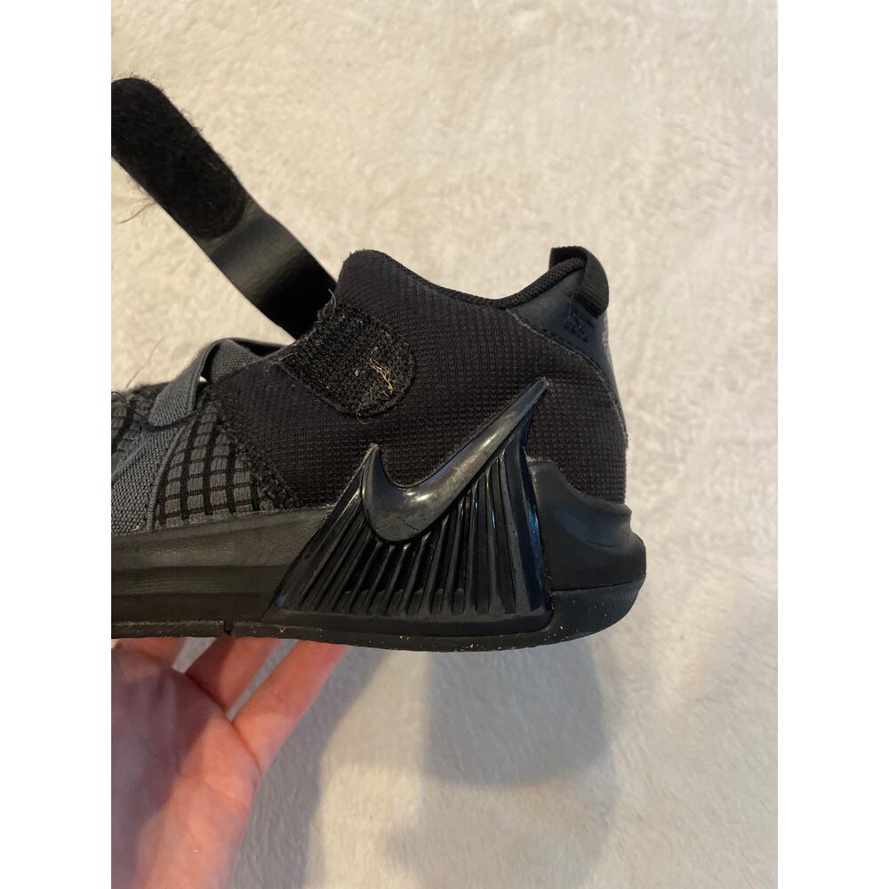 NIKE LeBron Witness 7 'Black Anthracite' DQ8647-004 Basketball Shoes Kids 12.5C - Picture 10 of 11